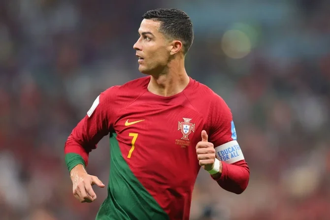 Ronaldo yeni müqaviləyə imza atdı 200 milyon avro qazanacaq Xəbər saytı Son xəbərlər və Hadisələr