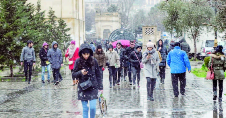 Dağlarda qar, aranda yağış və sulu qar...