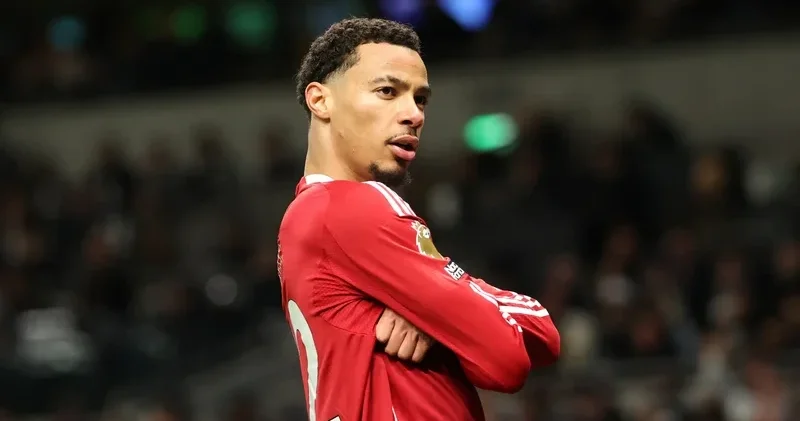 Liverpul un hücumçusu tarixi rekordu təkrarladı