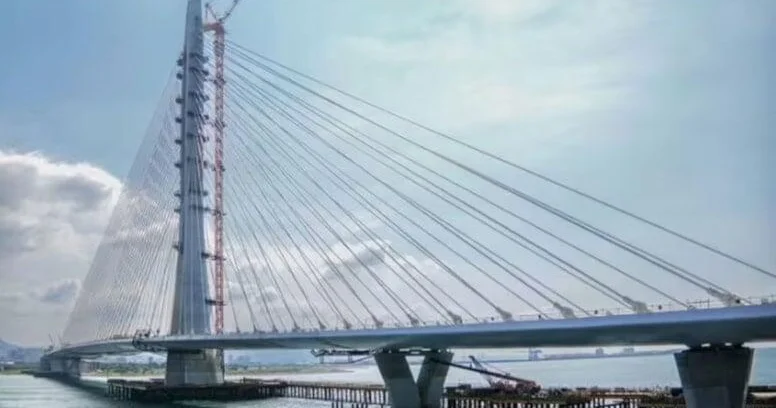 Dünyanın ən uzun asimmetrik körpüsü: 755 milyon manatlıq möcüzə