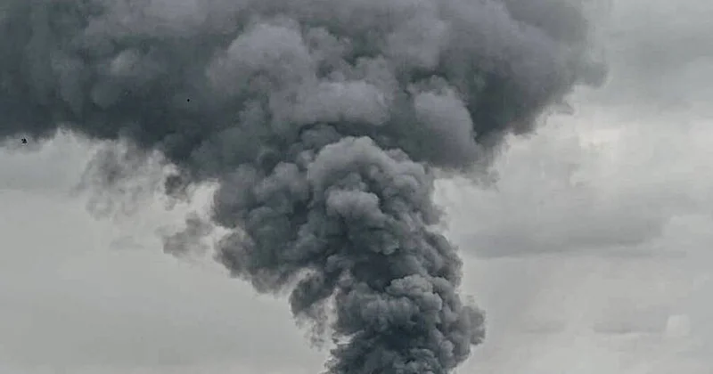 Rostova dron hücumu edilib: Çoxmərtəbəli binalar və sənaye müəssisəsi yanğına məruz qalıb.