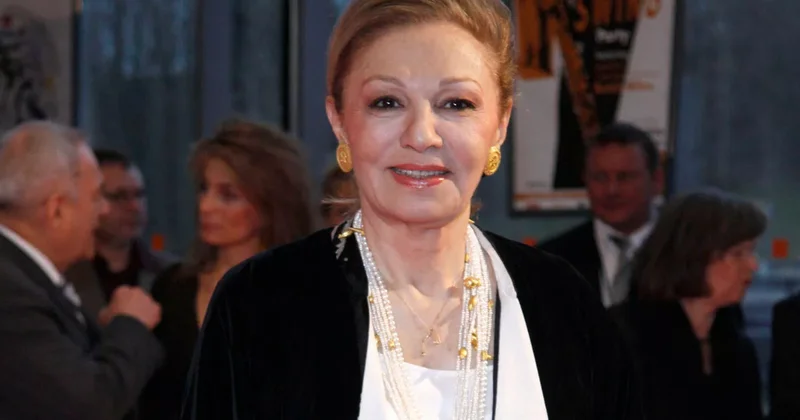 Экс императрица Ирана призвала военных присоединиться к протестующим