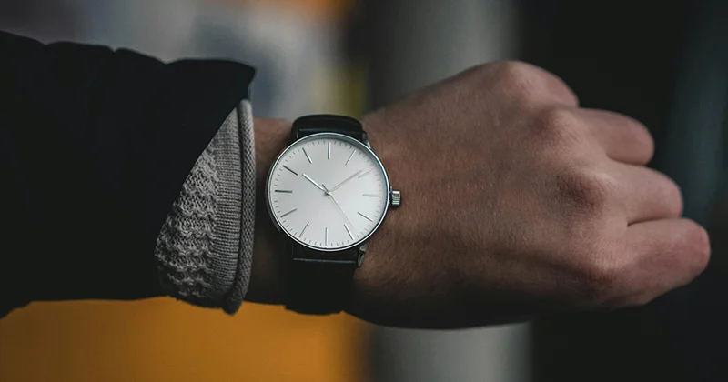 “Brend marka” adı ilə satdığı saatlar saxta çıxdı Polis saxladı