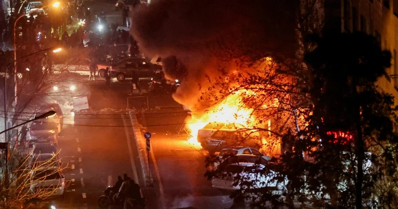 Это не случайно : в Иране силовики стали стрелять протестующим в глаза