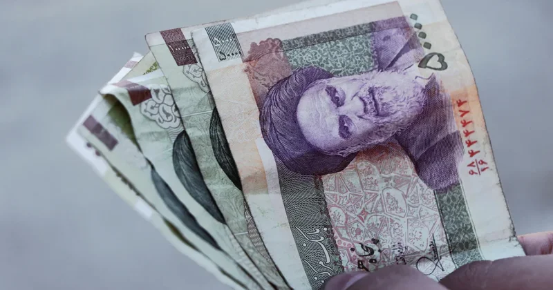 Bir milyon İran rialı 1,59 manat FOTO