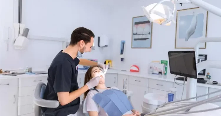 Diş travması zamanı düzgün müdaxilə vacibdir Stomatoloqdan XƏBƏRDARLIQ