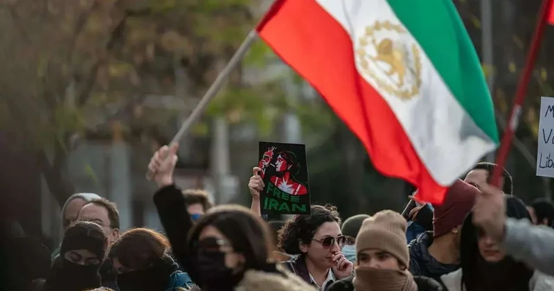 İrandakı etirazlarda 600 illik “TÜRK İZİ” Hamı şahla əlaqələndirir FOTO