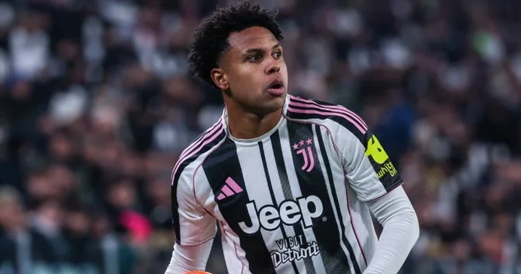 “Fənərbaxça” və “Qalatasaray” yarışda: Yuventus un futbolçusu uğrunda mübarizə