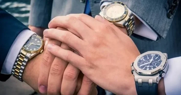 5200 manata aldığı brend saatlar saxta çıxdı Bakıda DƏLƏDUZLUQ