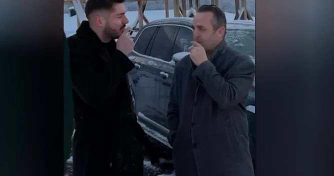 Reper atasına 10 milyonluq avtomobil hədiyyə etdi