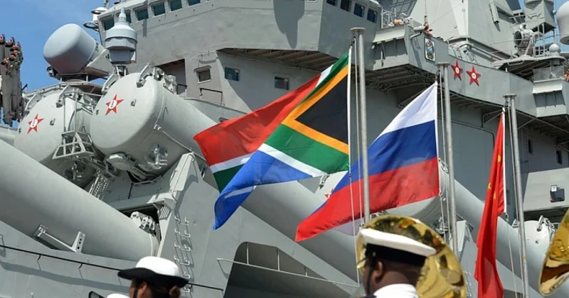 ЮАР уступила Трампу: участие Ирана в морских учениях с РФ и КНР ограничено