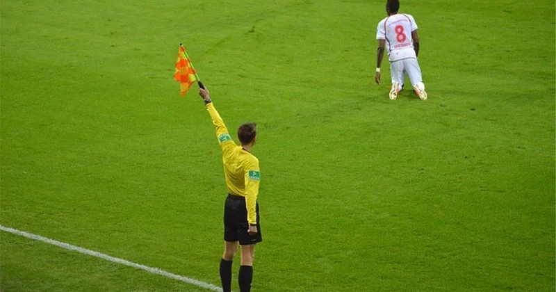 UEFA ofsayd qaydasının dəyişdirilməsi təklifini dəstəkləmədi