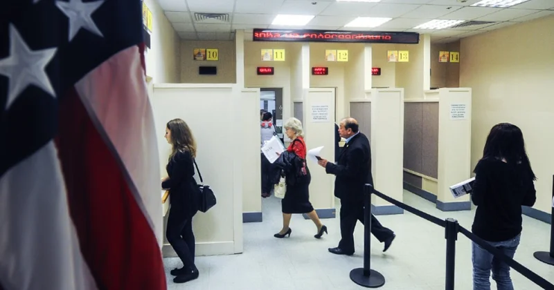 США частично приостановят выдачу виз