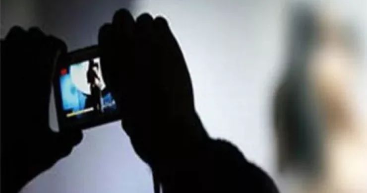 Bakıda kişini intim görüntüləri ilə şantaj edənlərə HÖKM OXUNDU