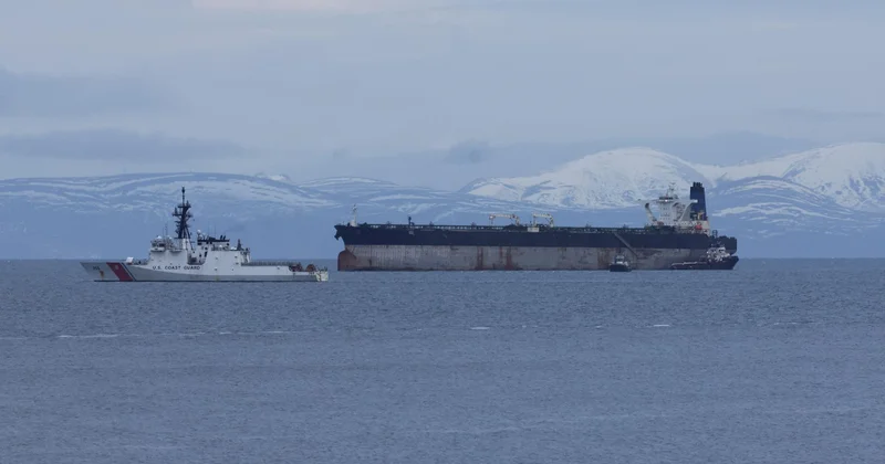 Britaniya Rusiyanın “kölgə donanması”na məxsus neft hesabına Kiyevi maliyyələşdirmək niyyətindədir