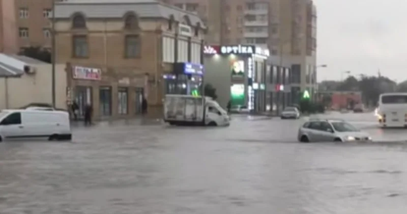 Непогода накрыла Баку: первые последствия