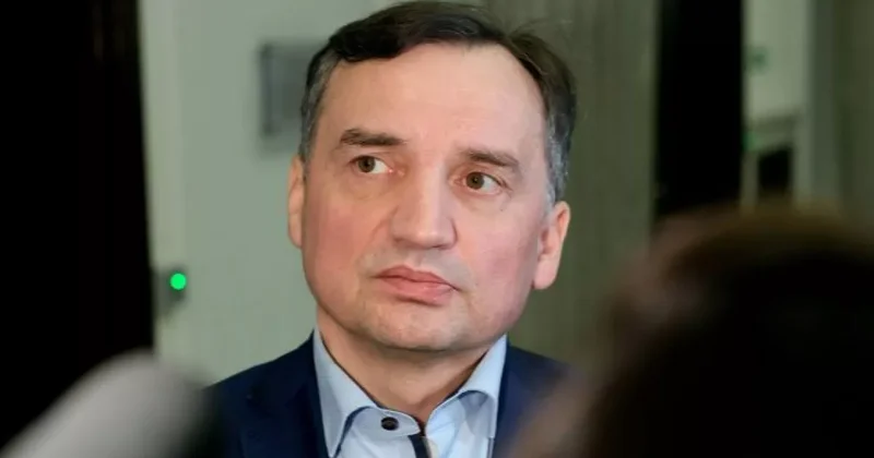 В Венгрии в последний момент изменили закон, чтобы защитить польского экс министра