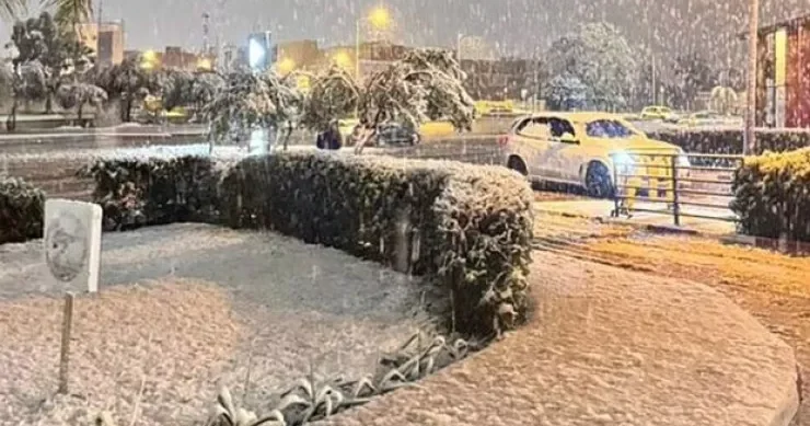 Bu şəhərə 25 ildən sonra ilk dəfə qar yağdı