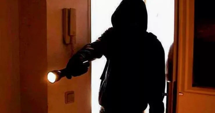 Ağsuda usta işlədiyi obyekti qarət etdi