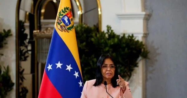 Delsi Rodrigez Maduronu milli qəhrəman elan etdi: ABŞ da girov saxlanılan iki qəhrəmanımız...