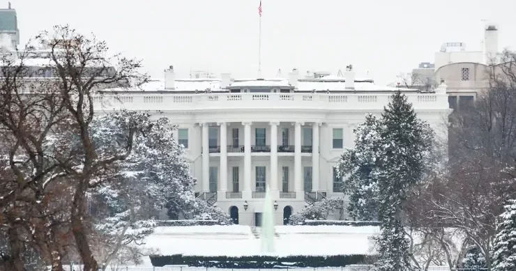Ağ Ev Qrenlandiyaya ABŞ ilə Rusiya və Çin arasında seçim etməyi təklif etdi