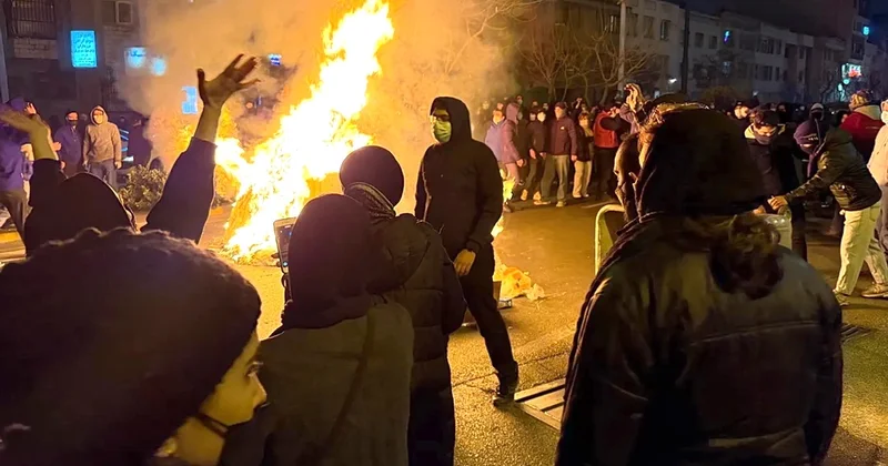 Etirazlar yalnız başlanğıcdır: İran nəzarətdən çıxmaq üzrədir TƏHLİL