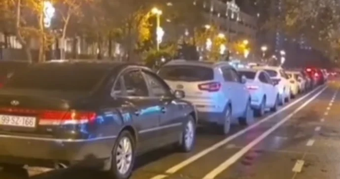 XİN in qarşısındakı velozolaqla parkinqin yanaşı olması həqiqətən dünyada görülməyib? NÜMUNƏ FOTOSESSİYA