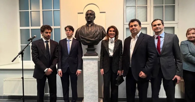 Sankt Peterburq Universitetində akademik İlham Rəhimovun büstünün təntənəli açılışı keçirilib