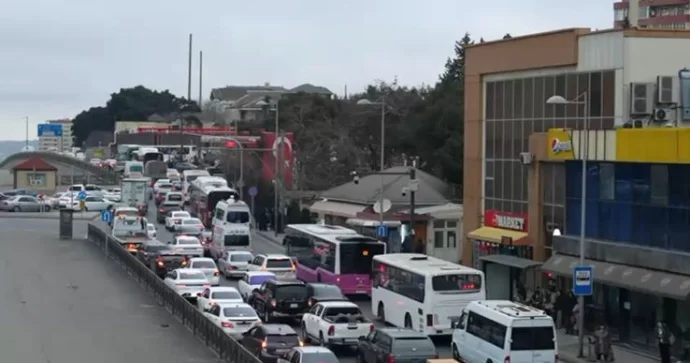 “Şamaxinka”da yeni svetoforlar quraşdırıldı VİDEO