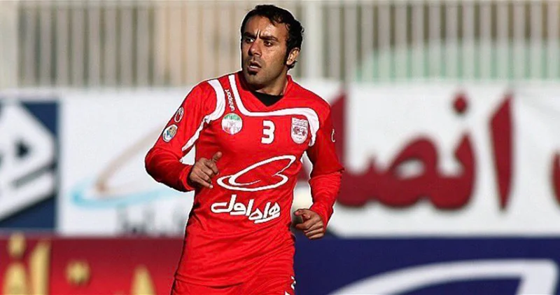 Известный футболист убит во время протестов в Иране ФОТО