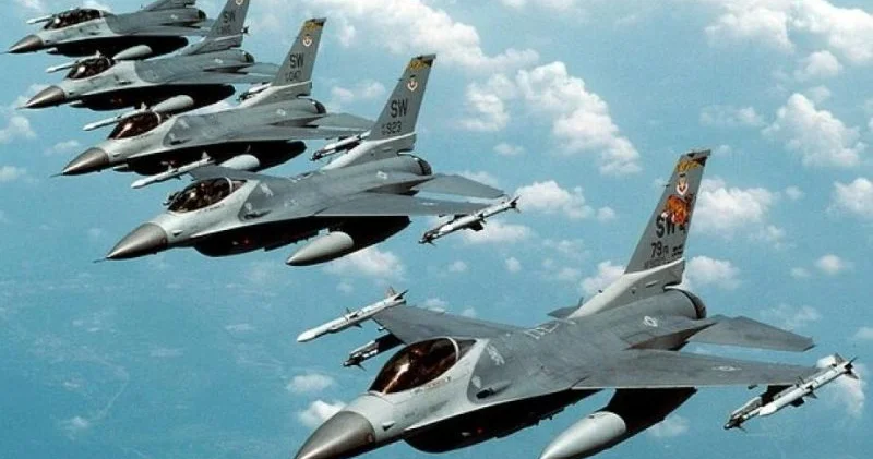 REGİON ALOVLANIR: ABŞ qırıcıları İran səmasında