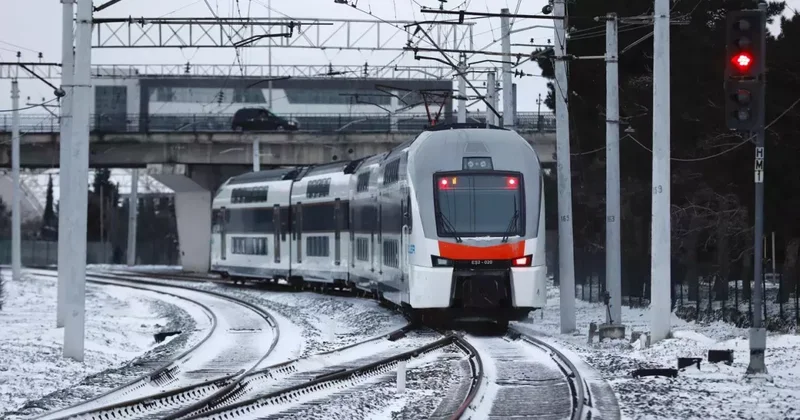 Снег не стал препятствием для пассажиров железных дорог Азербайджана ФОТО