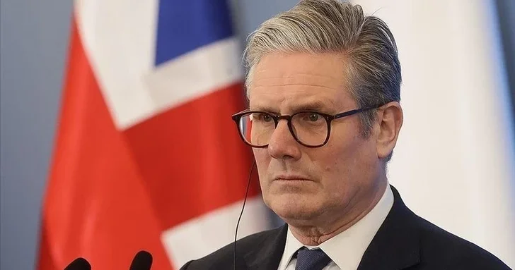 Британский премьер отказался от идеи цифровых удостоверений