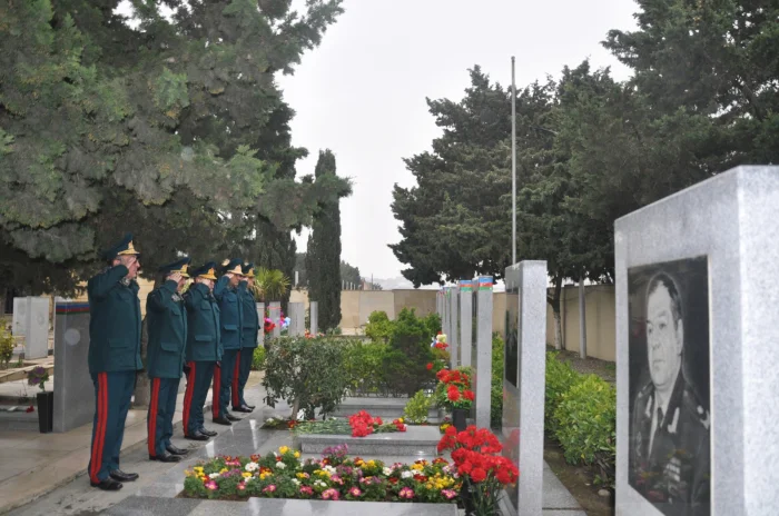 Mərhum generalın məzarı ziyarət edildi