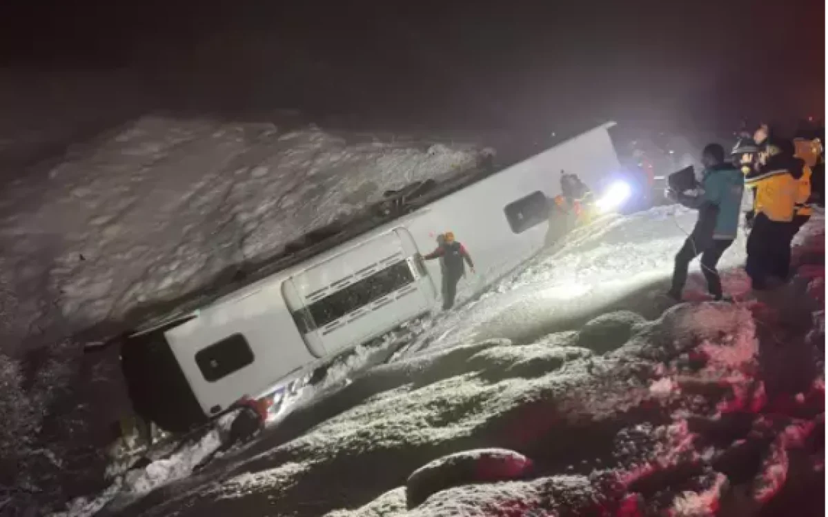 Türkiyədə sərnişin avtobusu aşdı Ölənlər var