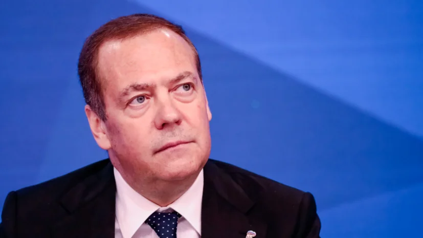 Medvedev: Almaniya ABŞ ı təhqir etsə, problemlə üzləşəcək