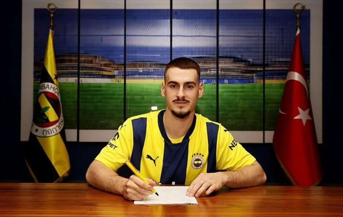 "Fənərbaxça" növbəti transferlə heyətini gücləndirib FOTO