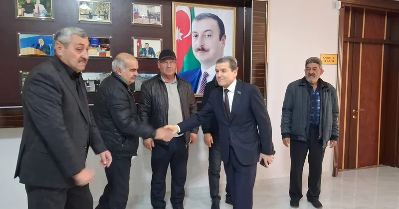 Millət vəkili vətəndaşlarla növbəti görüşünü keçirdi FOTOLAR