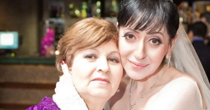 Mərhum anası ilə bağlı paylaşım etdi Foto