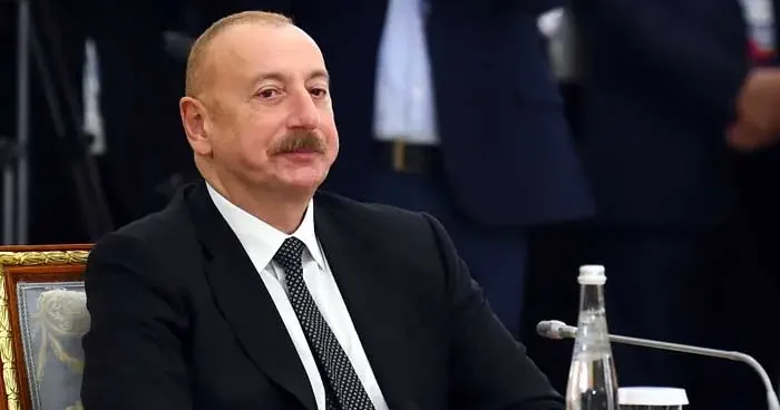İlham Əliyev: Xəzərin dibi ilə fiber optik layihə hazırlanır