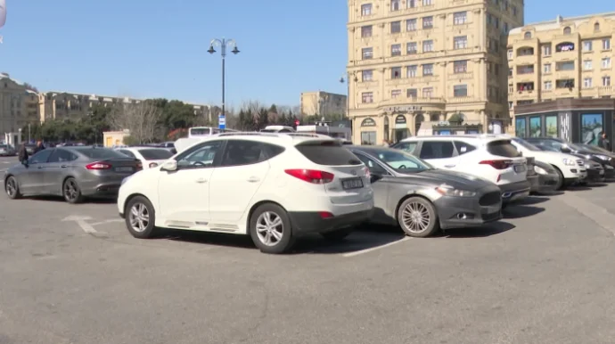 Bakıda avtobus zolağı parklanma yerinə çevrilib DYP dən AÇIQLAMA VİDEO