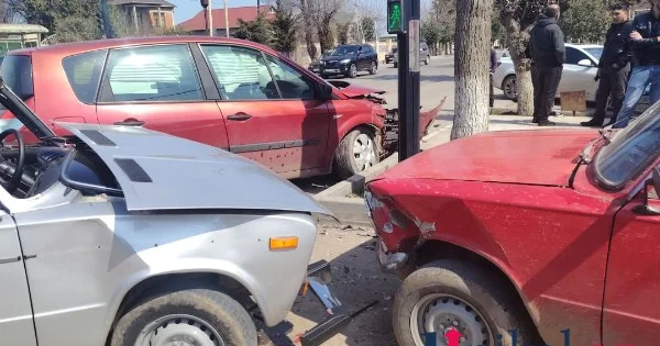 Cəlilabadda 3 avtomobil toqquşdu FOTO