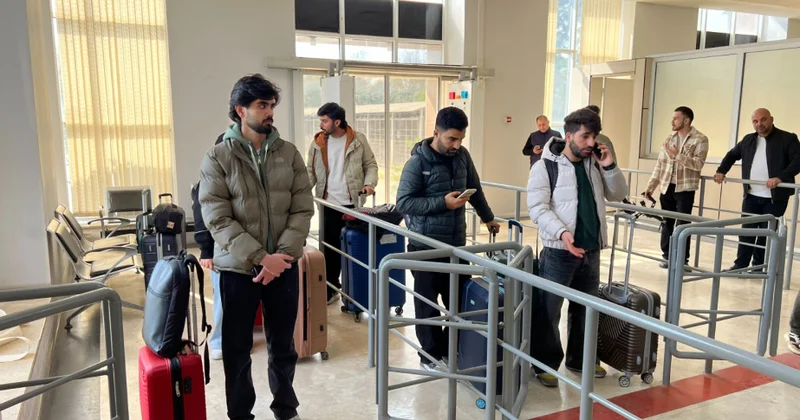 Təxliyə davam edir: 16 hindistanlı tələbə və digər xarici vətəndaşlar Azərbaycana daxil olub
