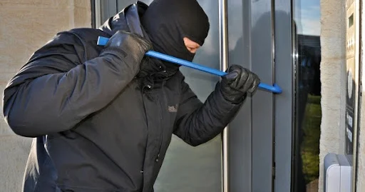 Полиция Баку раскрыла тщательно спланированное ограбление магазина