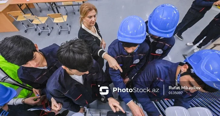 Курс на будущее: в Азербайджане официально утвердят 25 новых профессий
