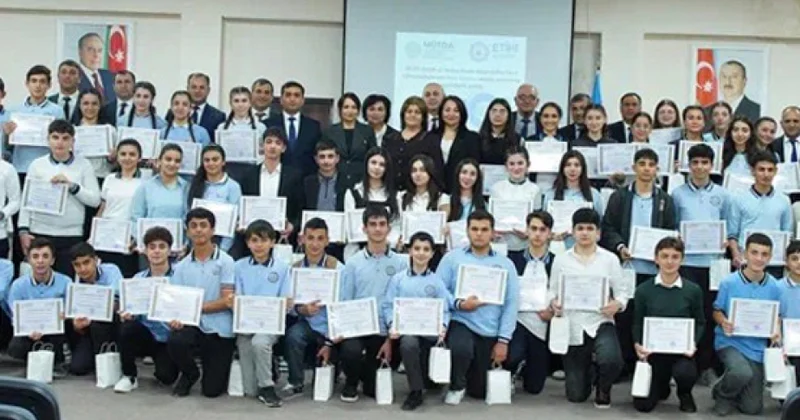 Şəkidə Respublika fənn olimpiadalarının finalına vəsiqə qazanan şagirdlərlə görüş olub