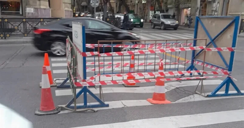 В центре Баку просела дорога ФОТО