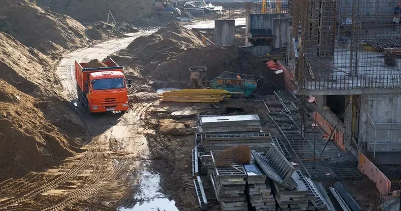 В Узбекистане выявили сотни тысяч нарушений на стройобъектах