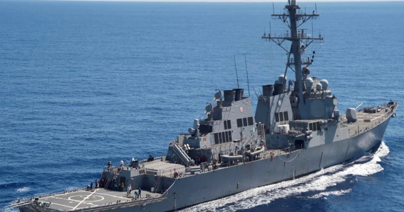 Авианосец США обошел Красное море из за угрозы хуситов