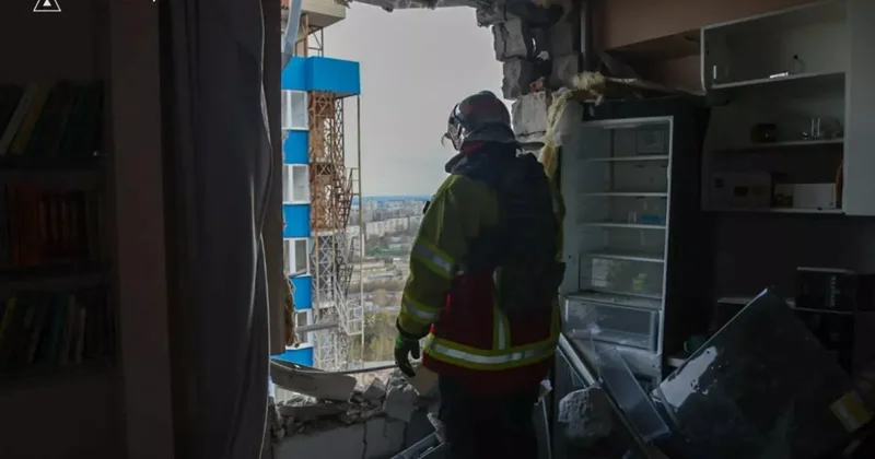 В Харьковской области БПЛА попал в многоэтажный дом ФОТО